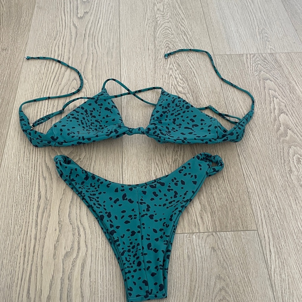 Skatie print bikini set - Picture 2 of 3